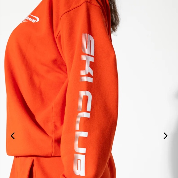 HALFDAYS SKI CLUB SWEATSHIRT - cropped - Picture 1 of 8